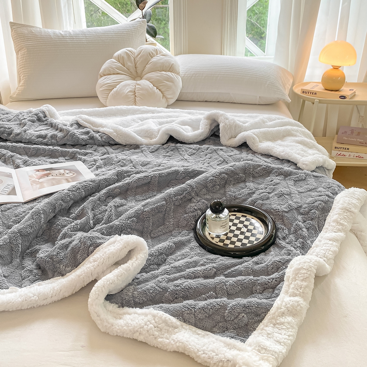 91家纺网 家纺一手货源 找家纺 悦织湾家纺 2025新款塔芙绒羊羔绒舒棉绒毛毯麻花格系列 麻花格-灰蓝