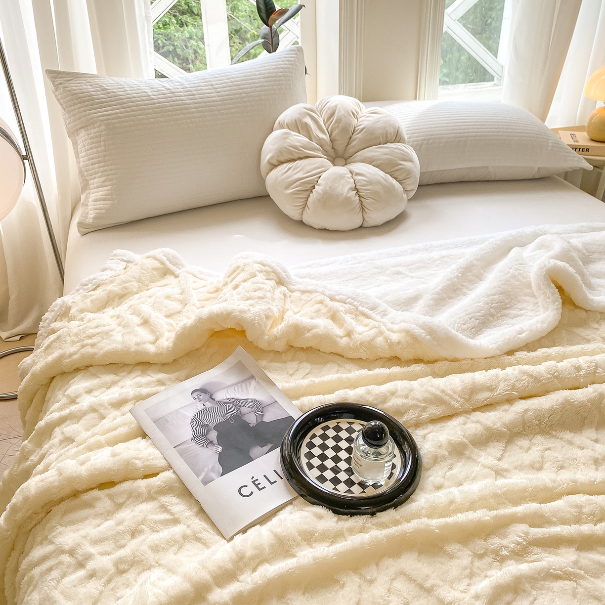 91家纺网 家纺一手货源 找家纺 悦织湾家纺 2025新款塔芙绒羊羔绒舒棉绒毛毯麻花格系列 麻花格-米白