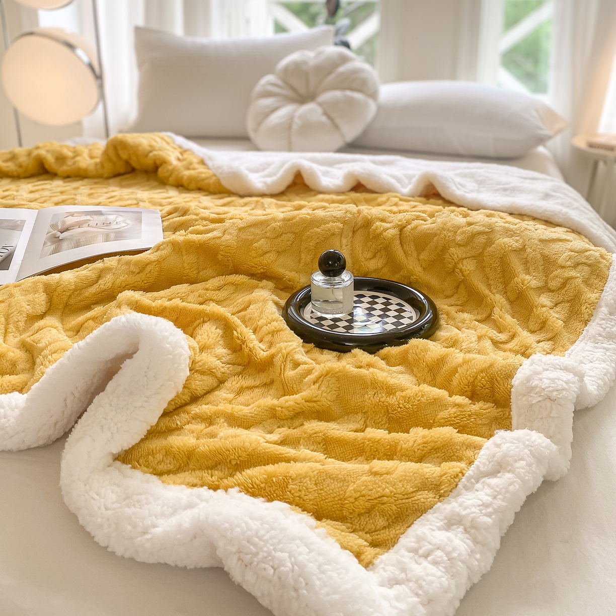 91家纺网 家纺一手货源 找家纺 悦织湾家纺 2025新款塔芙绒羊羔绒舒棉绒毛毯麻花格系列 麻花格-黄色