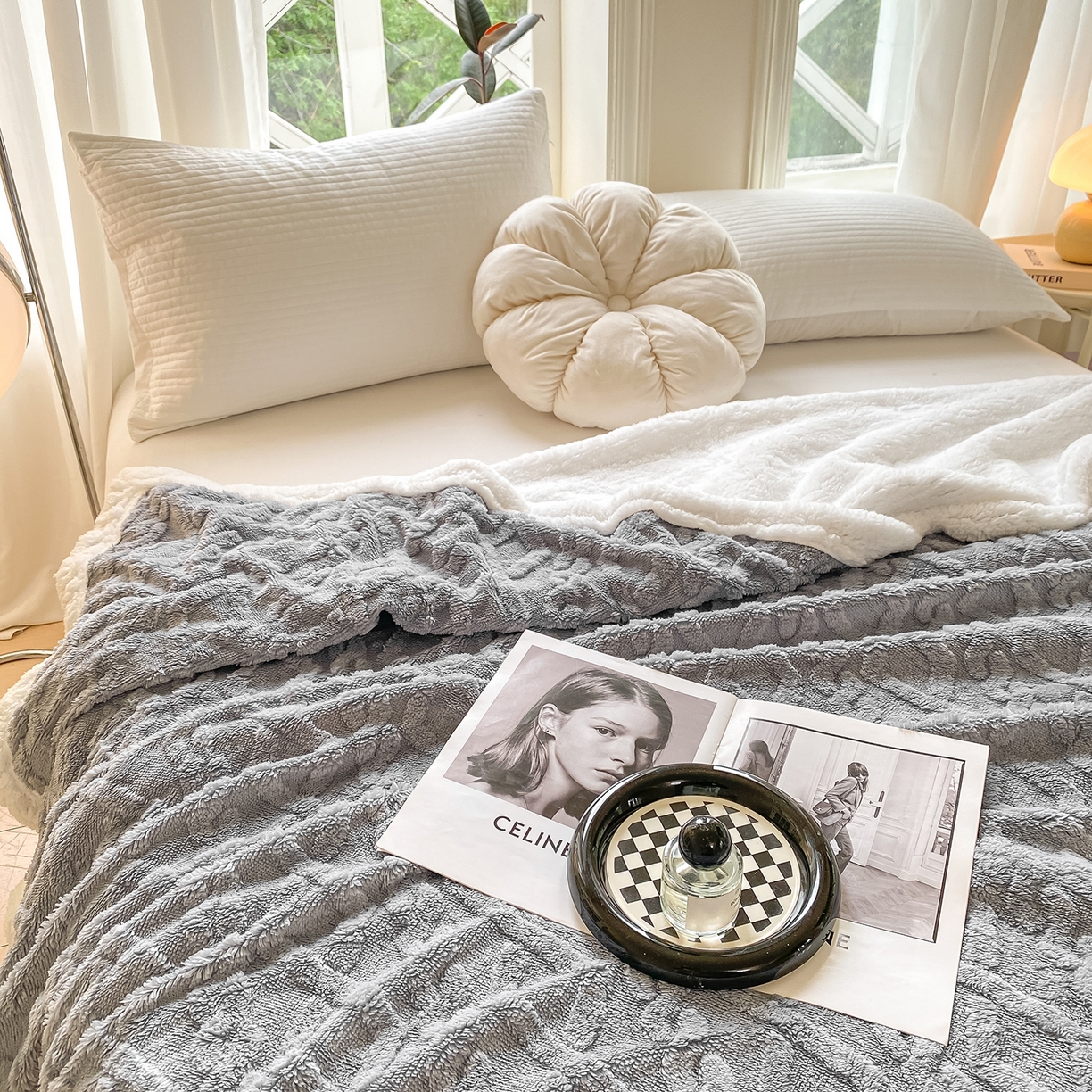 91家纺网 家纺一手货源 找家纺 悦织湾家纺 2025新款塔芙绒羊羔绒舒棉绒毛毯麻花格系列 麻花格-灰蓝