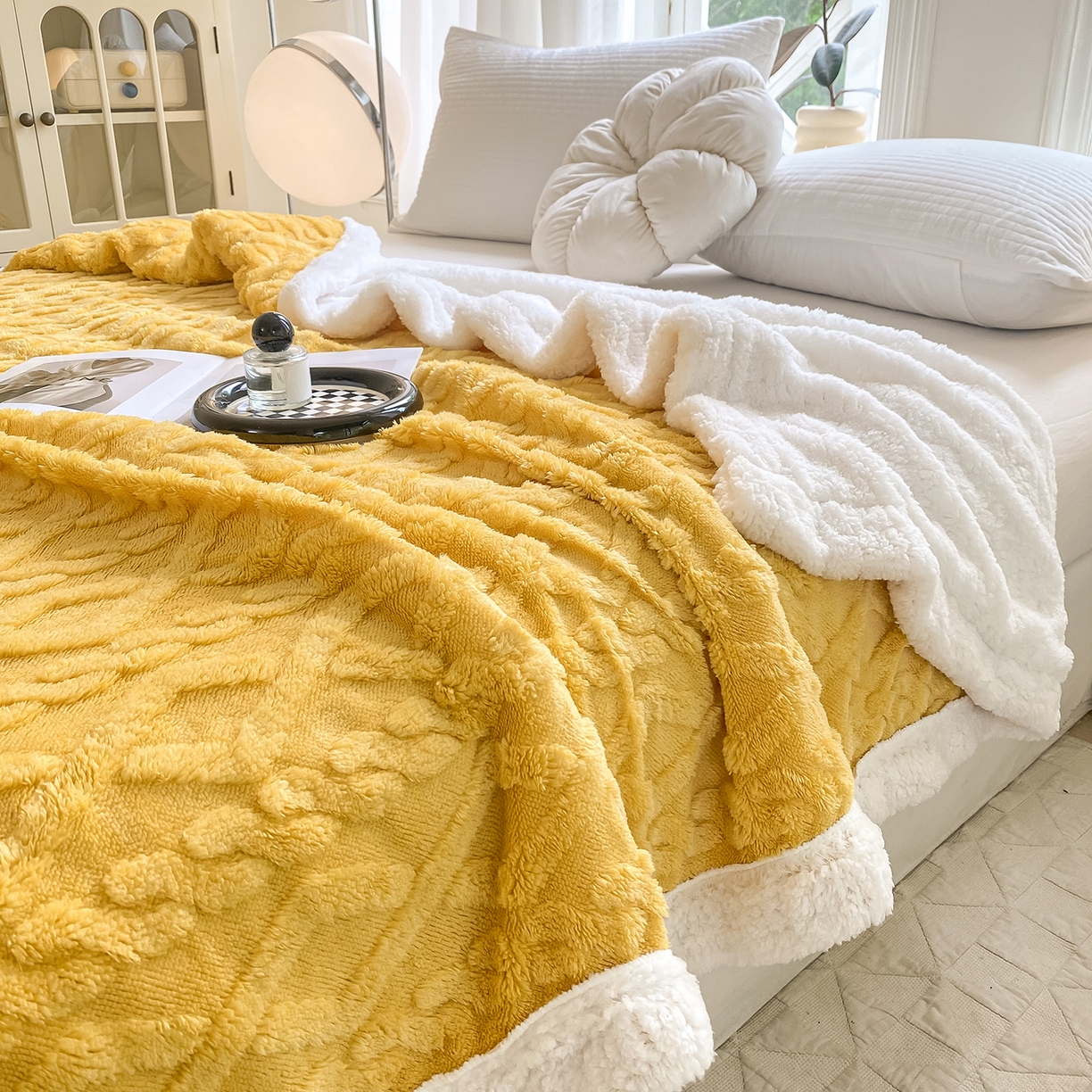 91家纺网 家纺一手货源 找家纺 悦织湾家纺 2025新款塔芙绒羊羔绒舒棉绒毛毯麻花格系列 麻花格-黄色