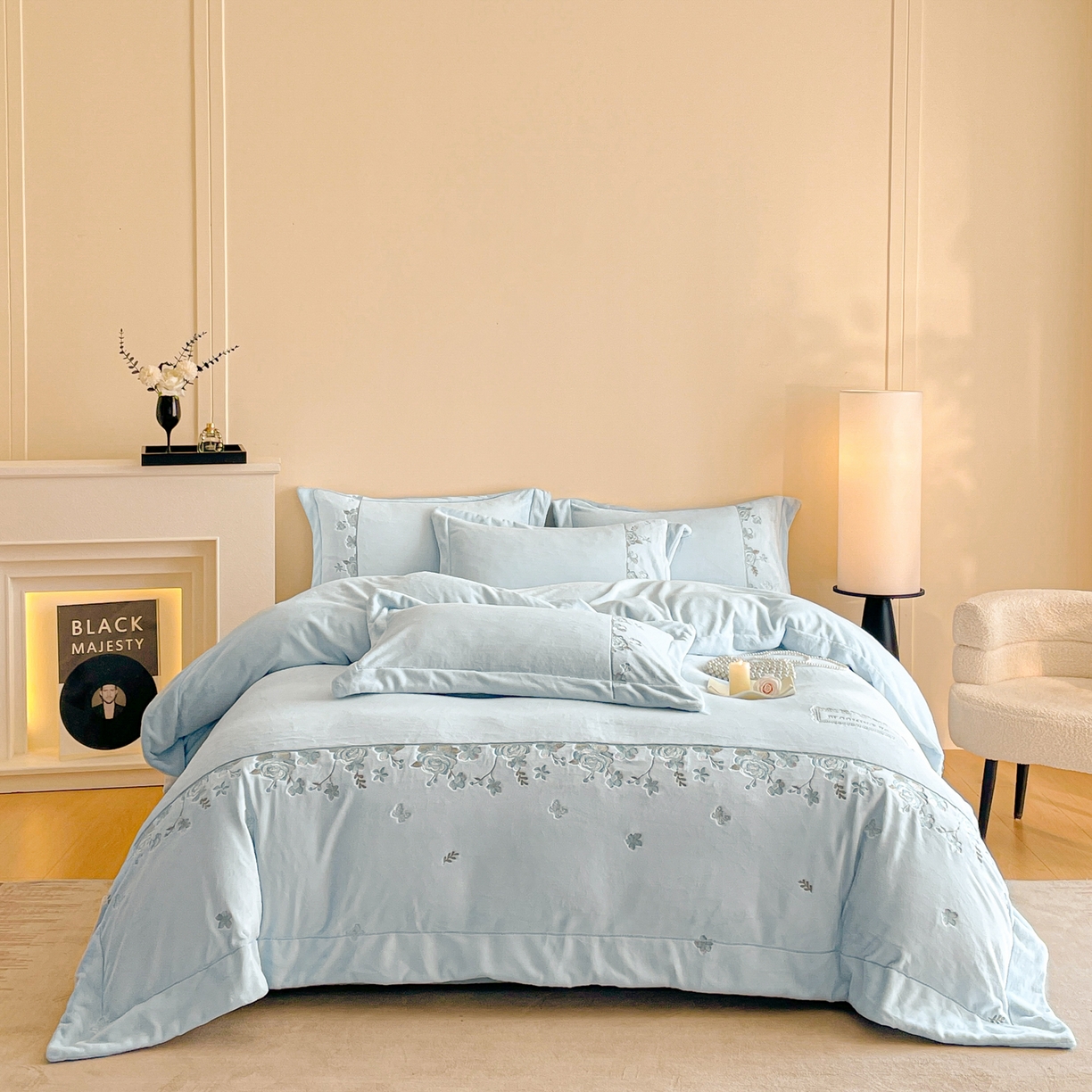 91家纺网 家纺一手货源 找家纺 新方向 2025年 全消光A类刺绣牛奶绒四件套-花意浓 花意浓-星月蓝