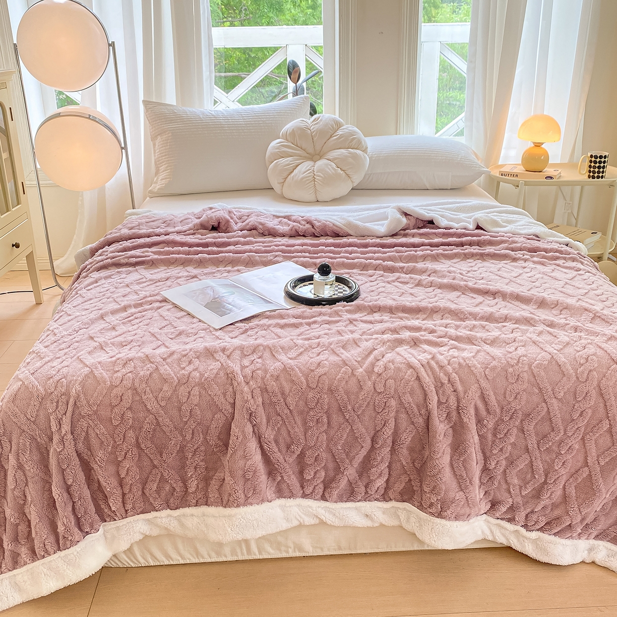 91家纺网 家纺一手货源 找家纺 悦织湾家纺 2025新款塔芙绒羊羔绒舒棉绒毛毯麻花格系列 麻花格-浅紫