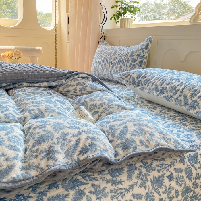 91家纺网 家纺一手货源 找家纺 梦可莱家居 2025秋冬新品豆豆绒床盖大花边四件套兰芝