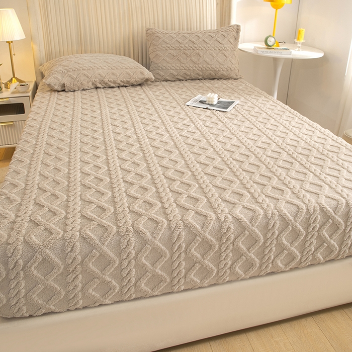 91家纺网 家纺一手货源 找家纺 织雅漫 2025新款亲肤舒适柔软高克重塔芙绒床笠 驼色