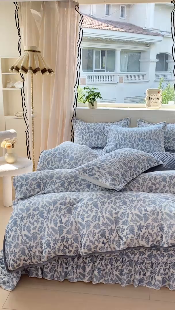 91家纺网 家纺一手货源 找家纺 梦可莱家居 2025秋冬新品豆豆绒床盖大花边四件套兰芝