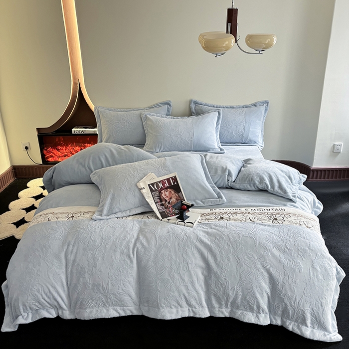 91家纺网 家纺一手货源 找家纺 （总）梵克保罗 2025新款法式轻奢全消光牛奶绒雕花拼接刺绣四件套-丛林猎豹（含无纺布包装）