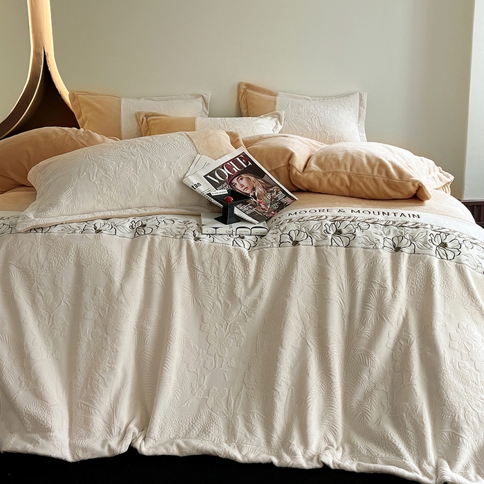 91家纺网 家纺一手货源 找家纺 （总）梵克保罗 2025新款法式轻奢全消光牛奶绒雕花拼接刺绣四件套-丛林猎豹（含无纺布包装）