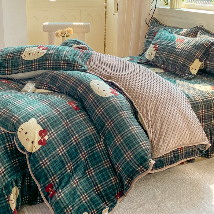 91家纺网 家纺一手货源 找家纺 梦可莱家居 2025秋冬新品豆豆绒床盖大花边四件套猫野