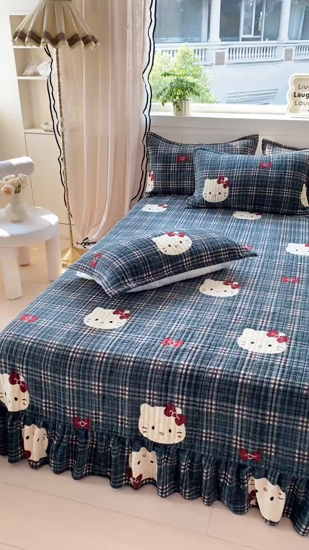 91家纺网 家纺一手货源 找家纺 梦可莱家居 2025秋冬新品豆豆绒床盖大花边四件套猫野