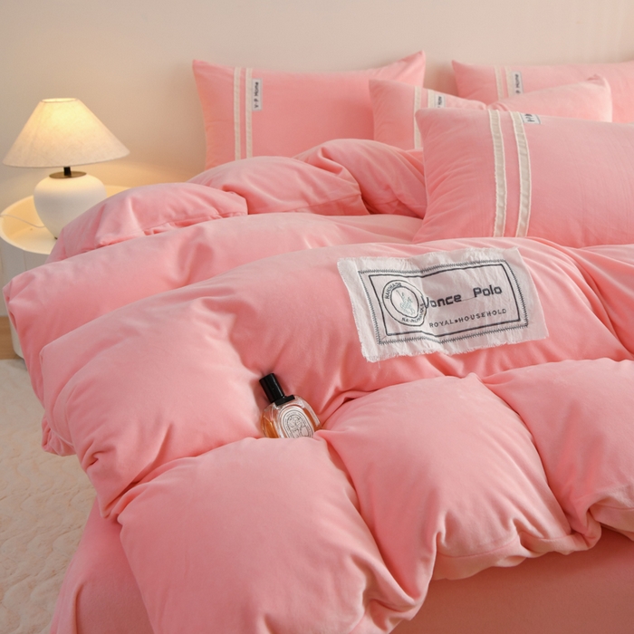 91家纺网 家纺一手货源 找家纺 （总）梵克保罗 2025秋冬新品工艺款刺绣手工DIY婴儿绒四件套