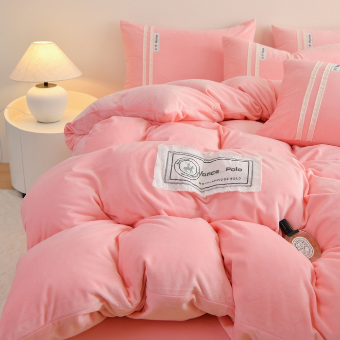 91家纺网 家纺一手货源 找家纺 （总）梵克保罗 2025秋冬新品工艺款刺绣手工DIY婴儿绒四件套