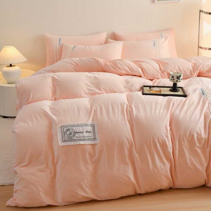 91家纺网 家纺一手货源 找家纺 梵克保罗 2025秋冬新品工艺款刺绣手工DIY婴儿绒四件套 梵克-浅玉