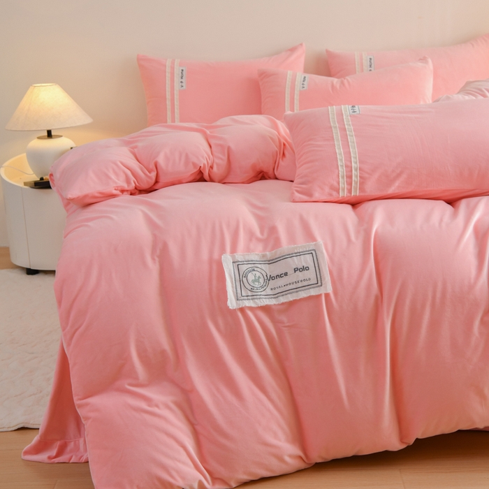 91家纺网 家纺一手货源 找家纺 （总）梵克保罗 2025秋冬新品工艺款刺绣手工DIY婴儿绒四件套