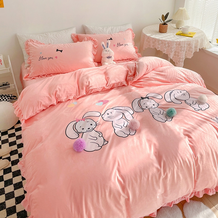 91家纺网 家纺一手货源 找家纺 （总）梵克保罗 2025新款卡通韩版婴儿绒绣花四件套