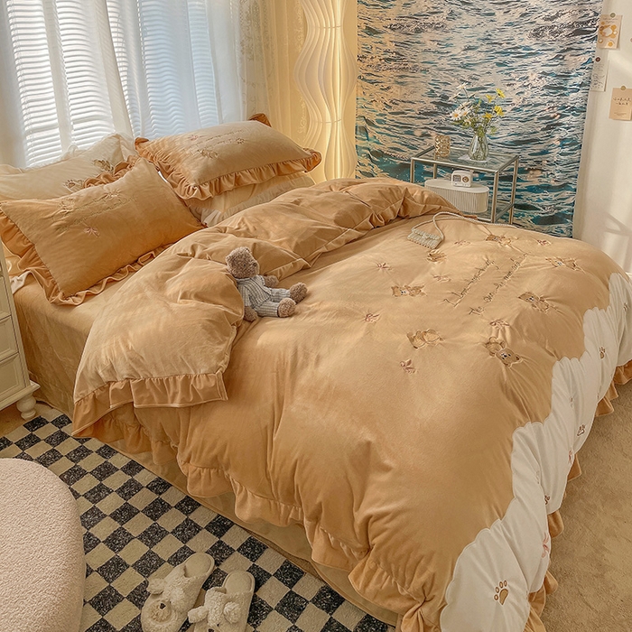 91家纺网 家纺一手货源 找家纺 梵克保罗 2025新款卡通韩版婴儿绒绣花四件套 熊宝贝-咖