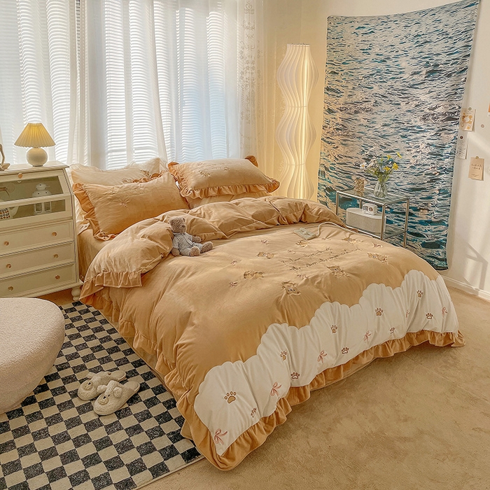 91家纺网 家纺一手货源 找家纺 梵克保罗 2025新款卡通韩版婴儿绒绣花四件套 熊宝贝-咖