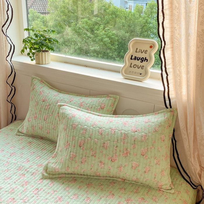 91家纺网 家纺一手货源 找家纺 梦可莱家居 2025秋冬新品豆豆绒床盖大花边四件套梅野