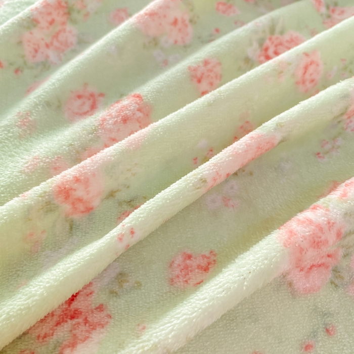 91家纺网 家纺一手货源 找家纺 梦可莱家居 2025秋冬新品豆豆绒床盖大花边四件套梅野