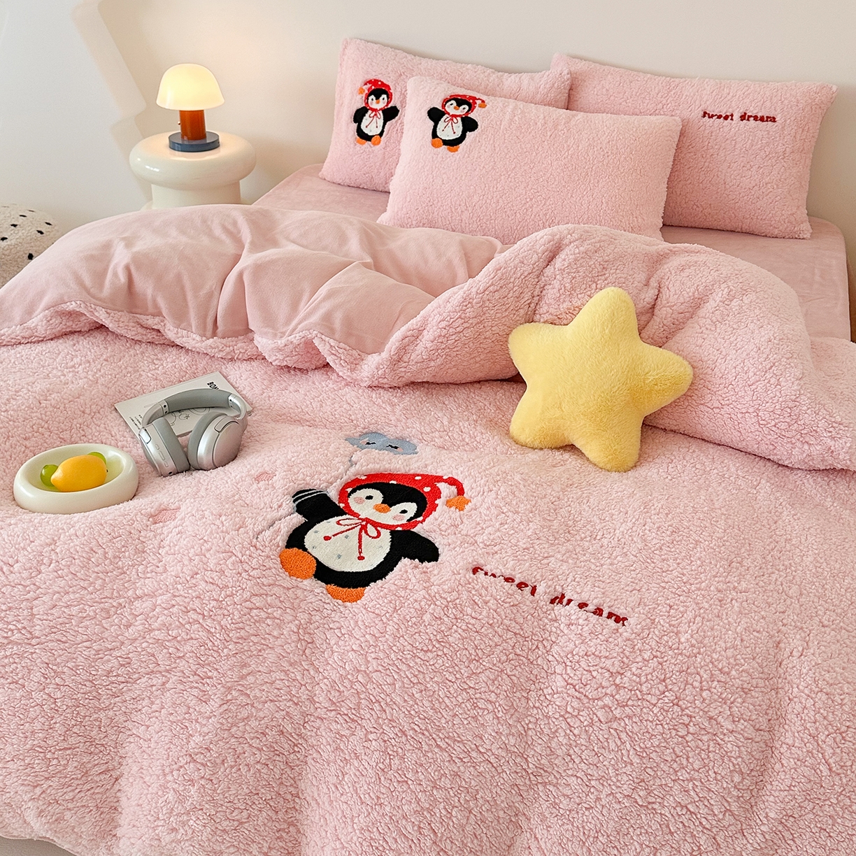 91家纺网 家纺一手货源 找家纺 （总）梓之赫 2025新款小版羊羔绒牛奶绒卡通四件套冬季加厚保暖