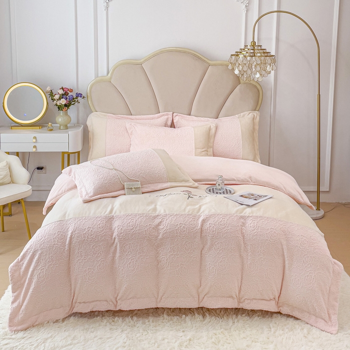 （总）梵克保罗 2025秋冬新款全消光牛奶绒雕花拼接刺绣款四件套-假日玫瑰（含买家秀）