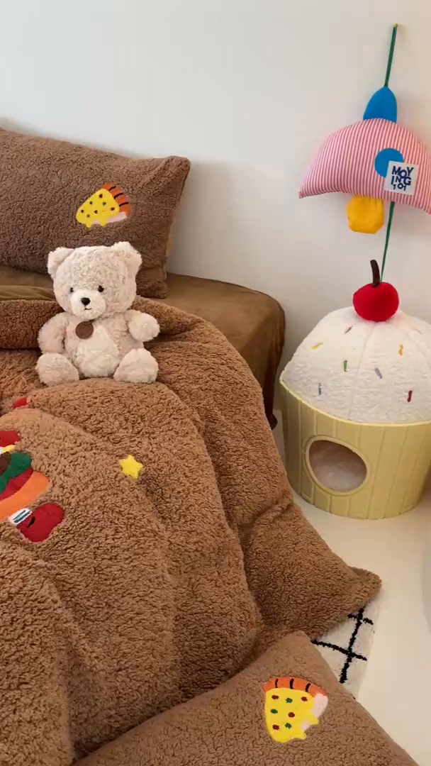 91家纺网 家纺一手货源 找家纺 梓之赫 2025新款小版羊羔绒牛奶绒卡通四件套冬季加厚保暖 汉堡-咖