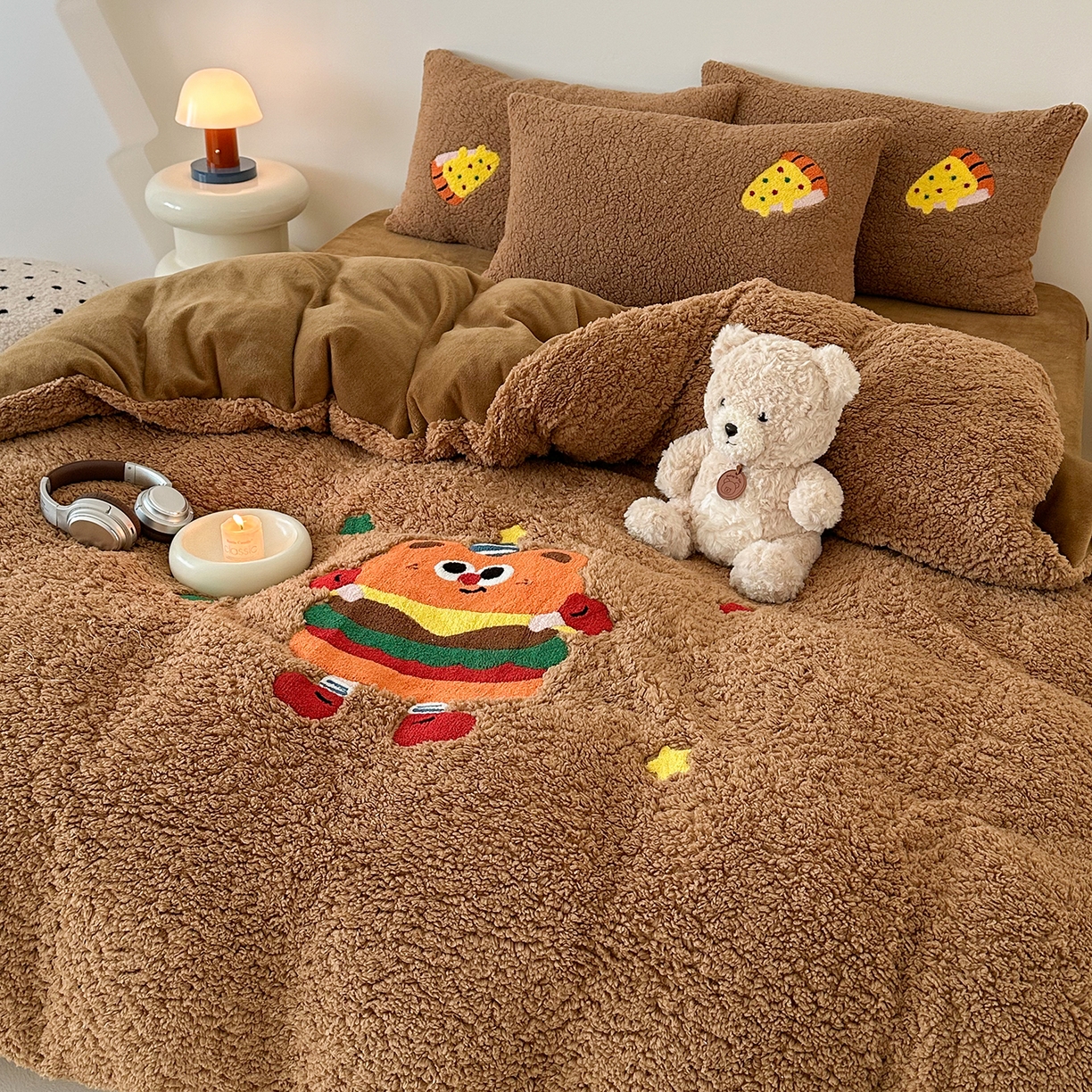 91家纺网 家纺一手货源 找家纺 （总）梓之赫 2025新款小版羊羔绒牛奶绒卡通四件套冬季加厚保暖