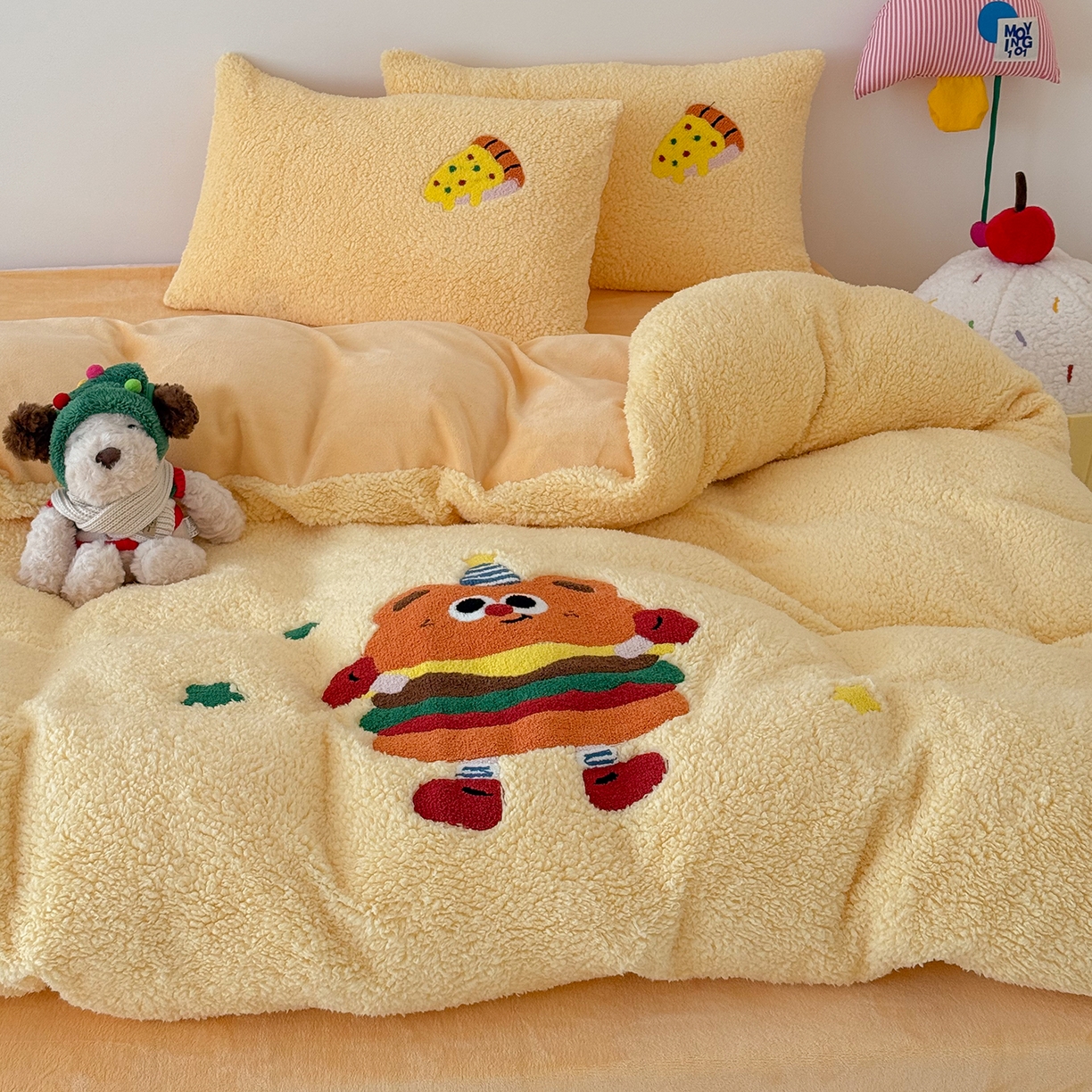 91家纺网 家纺一手货源 找家纺 梓之赫 2025新款小版羊羔绒牛奶绒卡通四件套冬季加厚保暖 汉堡-黄