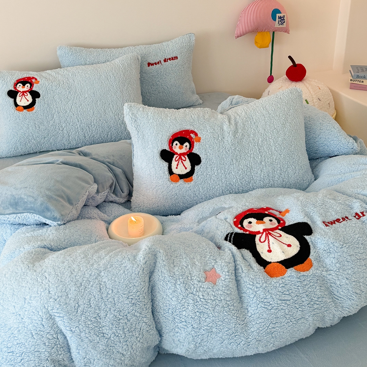 91家纺网 家纺一手货源 找家纺 梓之赫 2025新款小版羊羔绒牛奶绒卡通四件套冬季加厚保暖 企鹅-蓝