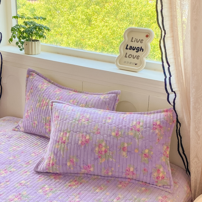 91家纺网 家纺一手货源 找家纺 梦可莱家居 2025秋冬新品豆豆绒床盖大花边四件套紫苏