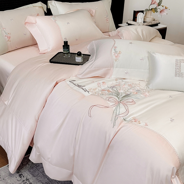 91家纺网 家纺一手货源 找家纺 优悦生活馆 2025新款全棉新疆长绒棉四件套-鸢尾花畔风格二 鸢尾花畔-露娜粉