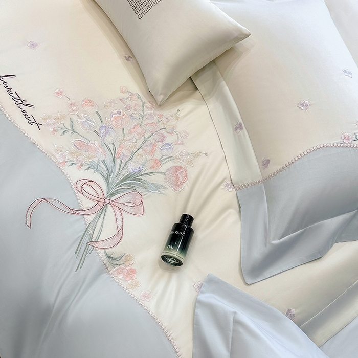 91家纺网 家纺一手货源 找家纺 优悦生活馆 2025新款全棉新疆长绒棉四件套-鸢尾花畔风格二 鸢尾花畔-浅云蓝