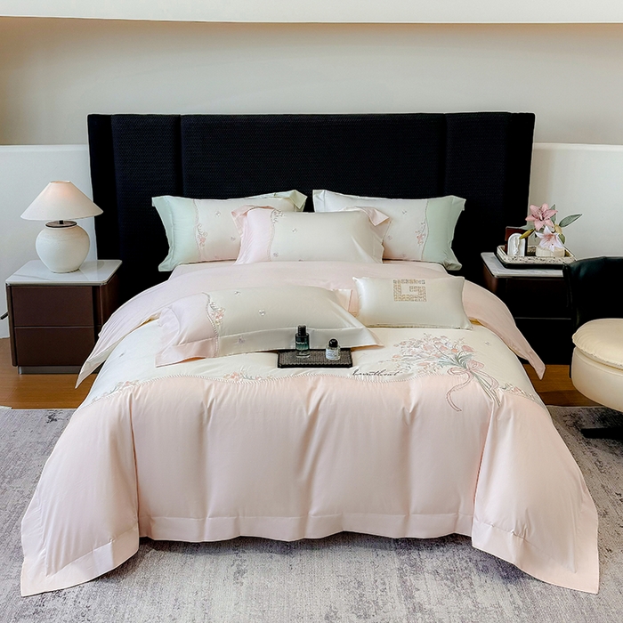 91家纺网 家纺一手货源 找家纺 优悦生活馆 2025新款全棉新疆长绒棉四件套-鸢尾花畔风格二 鸢尾花畔-露娜粉