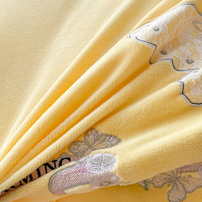 91家纺网 家纺一手货源 找家纺 梵克保罗 2025新款高克重全消光牛奶绒蕾丝刺绣韩版花边四件套-蝶恋花（带无纺布包装） 柠檬黄