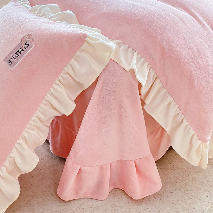 91家纺网 家纺一手货源 找家纺 梵克保罗 2025新款高克重全消光牛奶绒蕾丝刺绣韩版花边四件套-蝶恋花（带无纺布包装） 淡雅粉