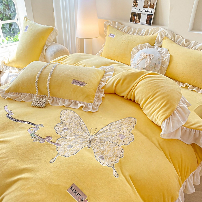 91家纺网 家纺一手货源 找家纺 梵克保罗 2025新款高克重全消光牛奶绒蕾丝刺绣韩版花边四件套-蝶恋花（带无纺布包装） 柠檬黄