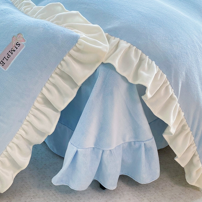 91家纺网 家纺一手货源 找家纺 梵克保罗 2025新款高克重全消光牛奶绒蕾丝刺绣韩版花边四件套-蝶恋花（带无纺布包装） 天空蓝