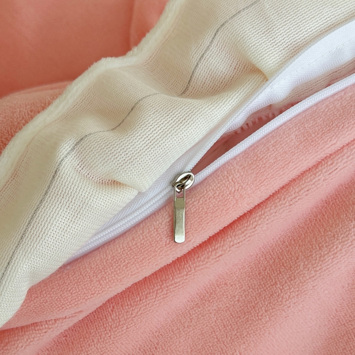 91家纺网 家纺一手货源 找家纺 梵克保罗 2025新款秋冬韩版花边蕾丝刺绣加厚牛奶绒四件套-花屿集（含无纺布手提袋） 花屿集-粉