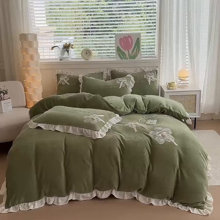 91家纺网 家纺一手货源 找家纺 梵克保罗 2025新款秋冬韩版花边蕾丝刺绣加厚牛奶绒四件套-花屿集（含无纺布手提袋） 花屿集-绿