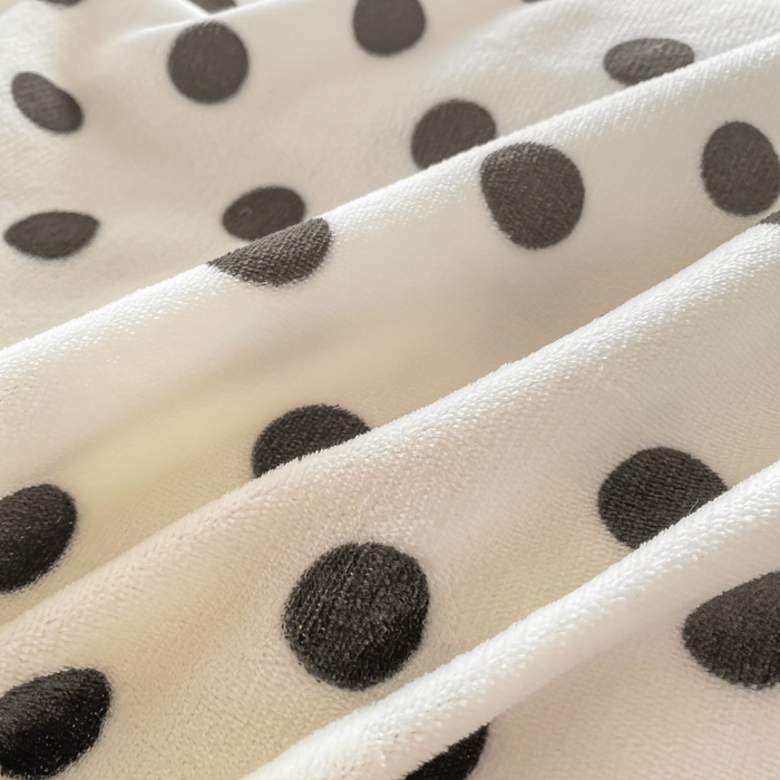 91家纺网 家纺一手货源 找家纺 梦可莱家居 2025秋冬新品豆豆绒床盖大花边四件套小波点米