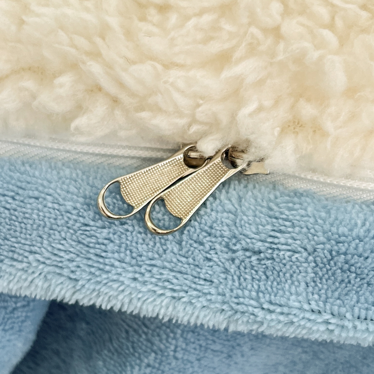 91家纺网 家纺一手货源 找家纺 梓之赫 2025新款大版羊羔绒牛奶绒卡通四件套冬季加厚保暖 晚安狗-白蓝