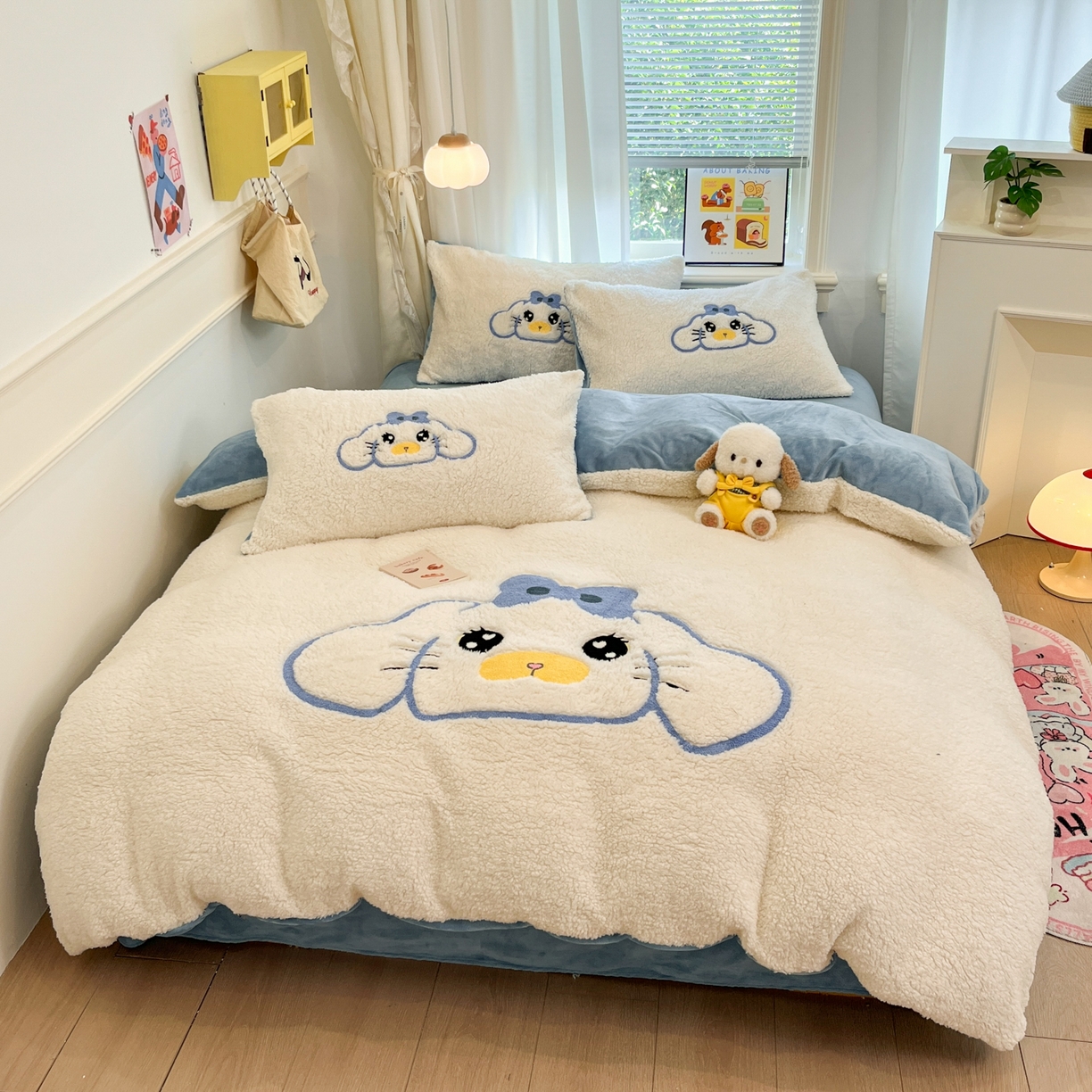 91家纺网 家纺一手货源 找家纺 梓之赫 2025新款大版羊羔绒牛奶绒卡通四件套冬季加厚保暖 大耳鼠狗-白蓝