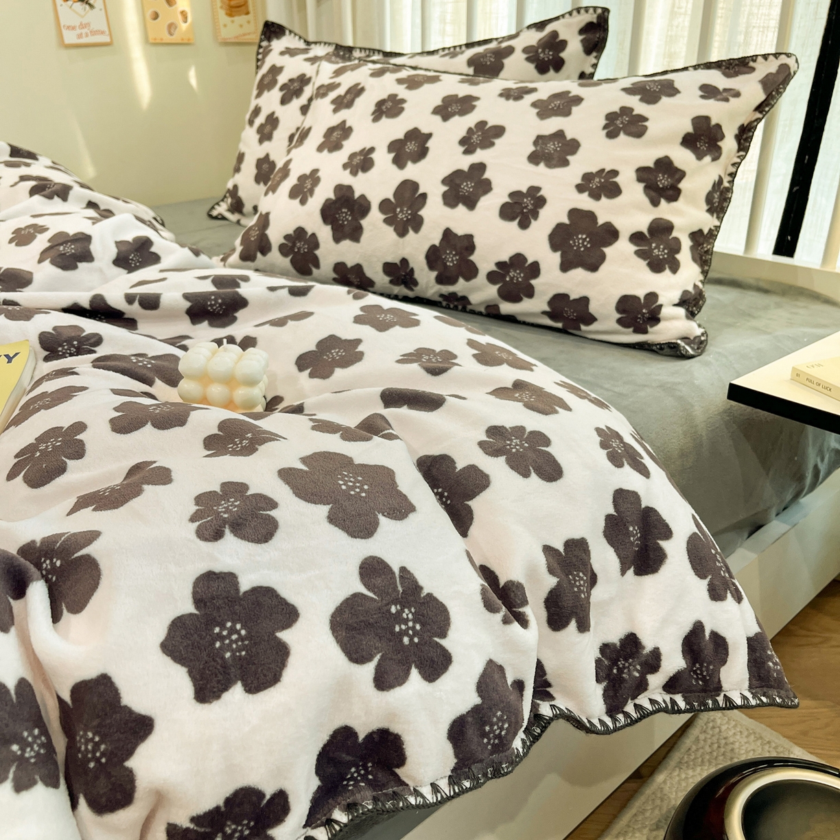 91家纺网 家纺一手货源 找家纺 雅居纺家纺 2025新款贝壳边牛奶绒四件套 贝壳边 春风十里-灰