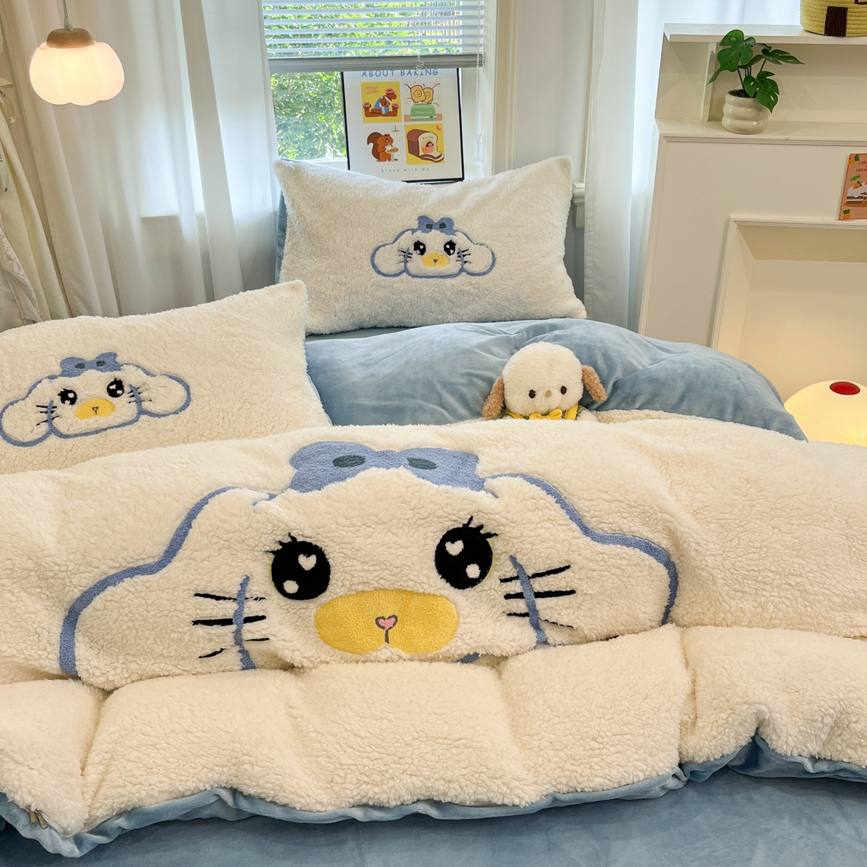 91家纺网 家纺一手货源 找家纺 梓之赫 2025新款大版羊羔绒牛奶绒卡通四件套冬季加厚保暖 大耳鼠狗-白蓝