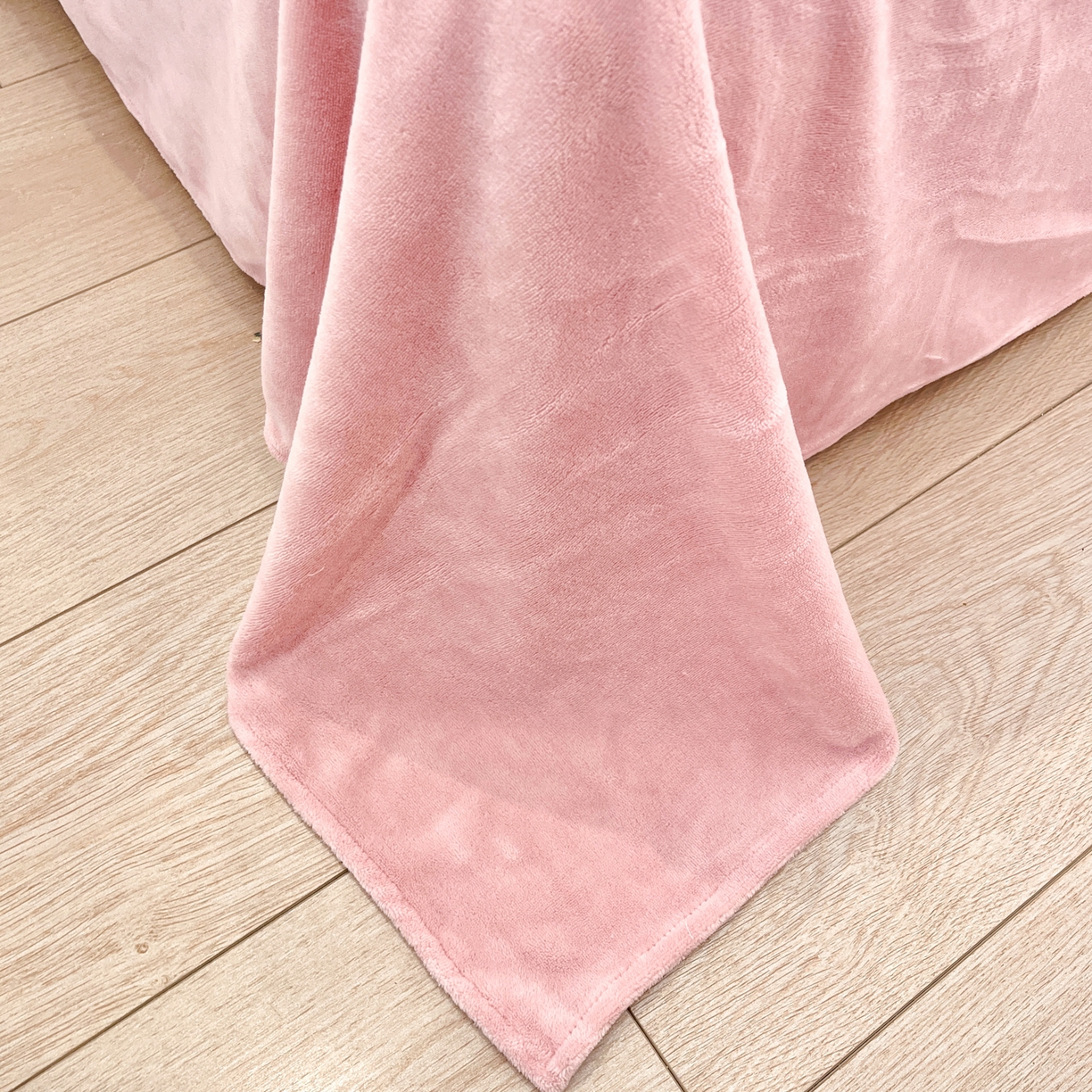 91家纺网 家纺一手货源 找家纺 梓之赫 2025新款大版羊羔绒牛奶绒卡通四件套冬季加厚保暖 爱心猪猪-粉