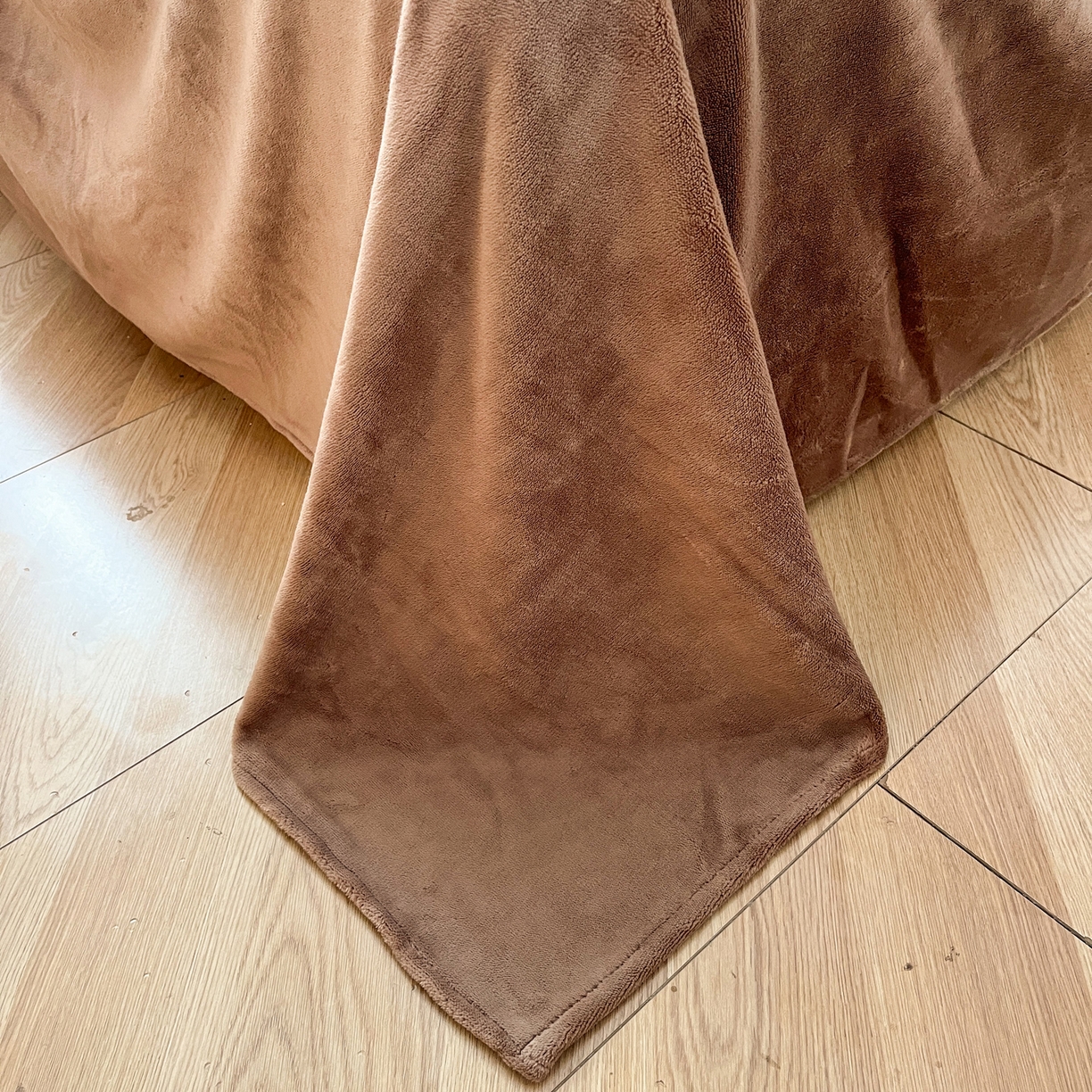 91家纺网 家纺一手货源 找家纺 雅居纺家纺 2025新款贝壳边牛奶绒四件套 贝壳边 春风十里-咖