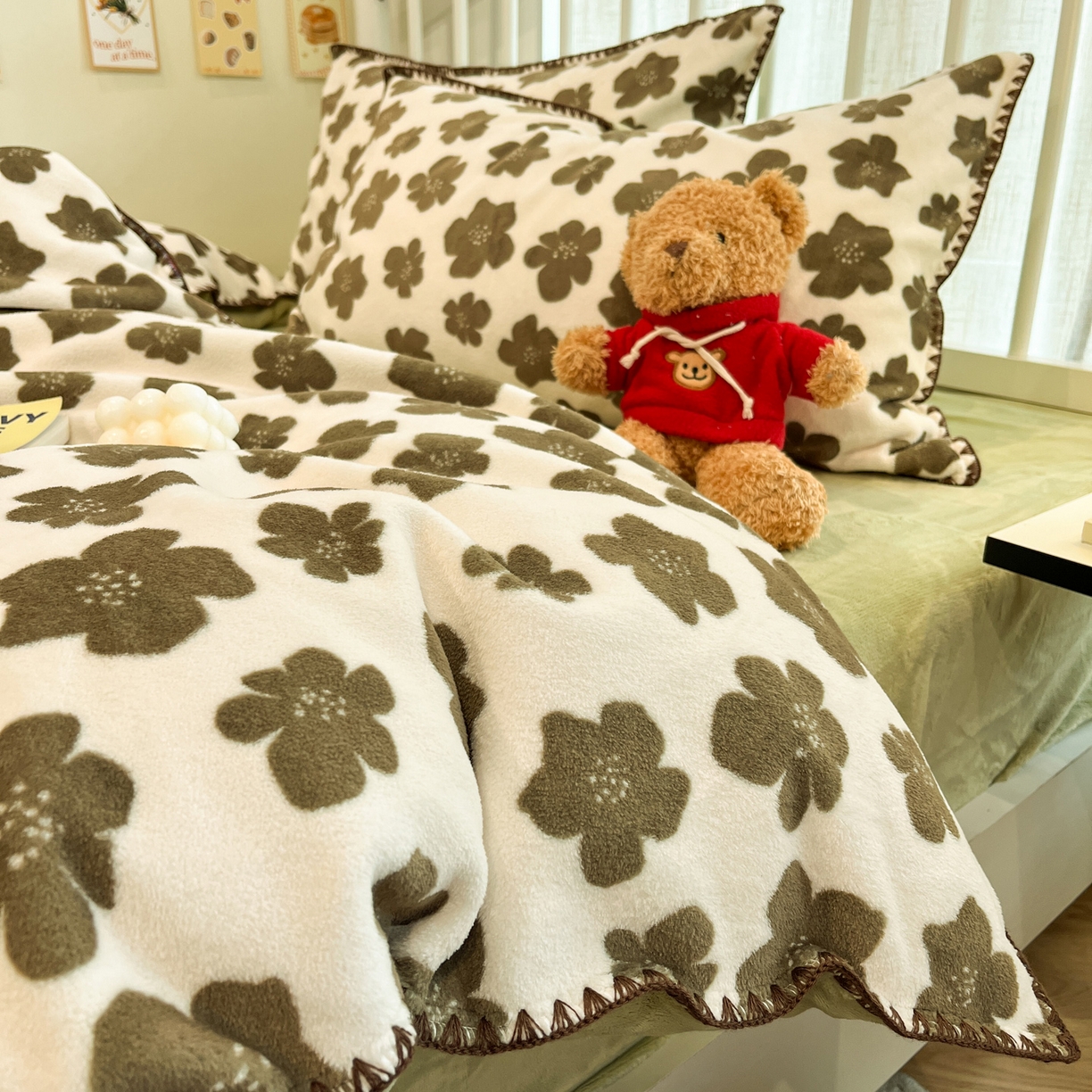 91家纺网 家纺一手货源 找家纺 雅居纺家纺 2025新款贝壳边牛奶绒四件套 贝壳边 春风十里-绿