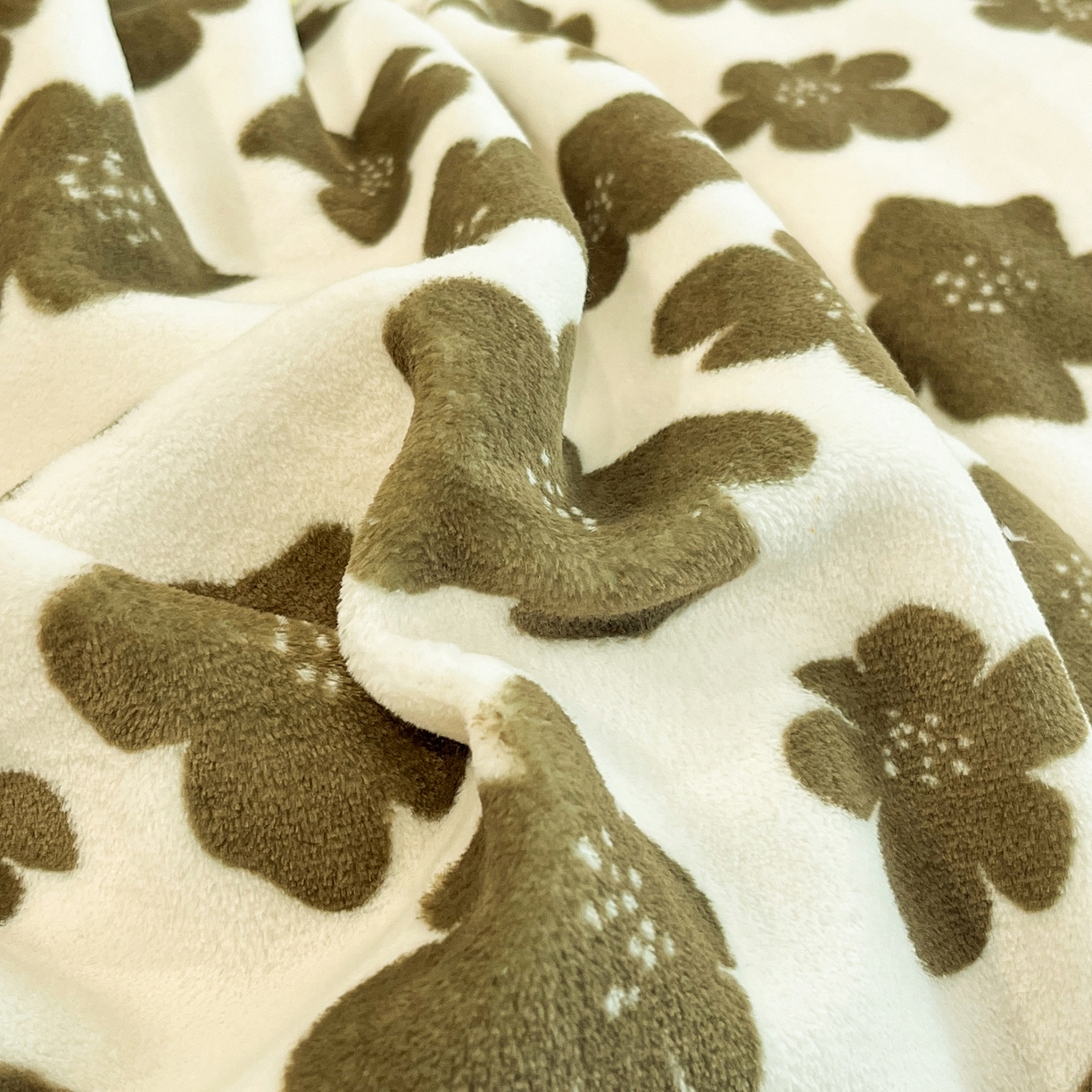 91家纺网 家纺一手货源 找家纺 雅居纺家纺 2025新款贝壳边牛奶绒四件套 贝壳边 春风十里-绿