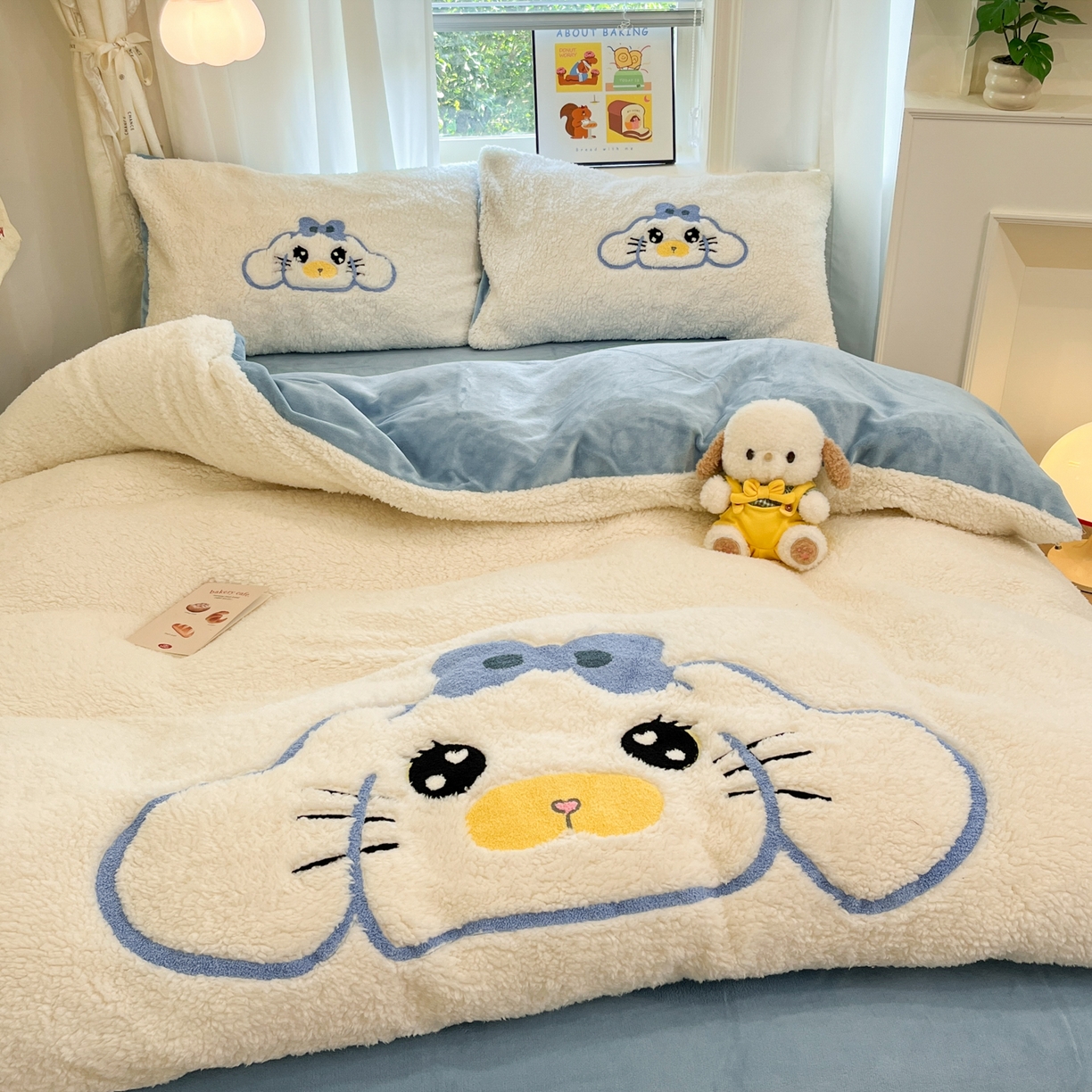 91家纺网 家纺一手货源 找家纺 梓之赫 2025新款大版羊羔绒牛奶绒卡通四件套冬季加厚保暖 大耳鼠狗-白蓝