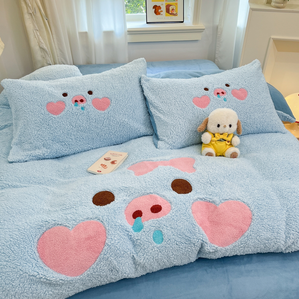91家纺网 家纺一手货源 找家纺 梓之赫 2025新款大版羊羔绒牛奶绒卡通四件套冬季加厚保暖 爱心猪猪-蓝